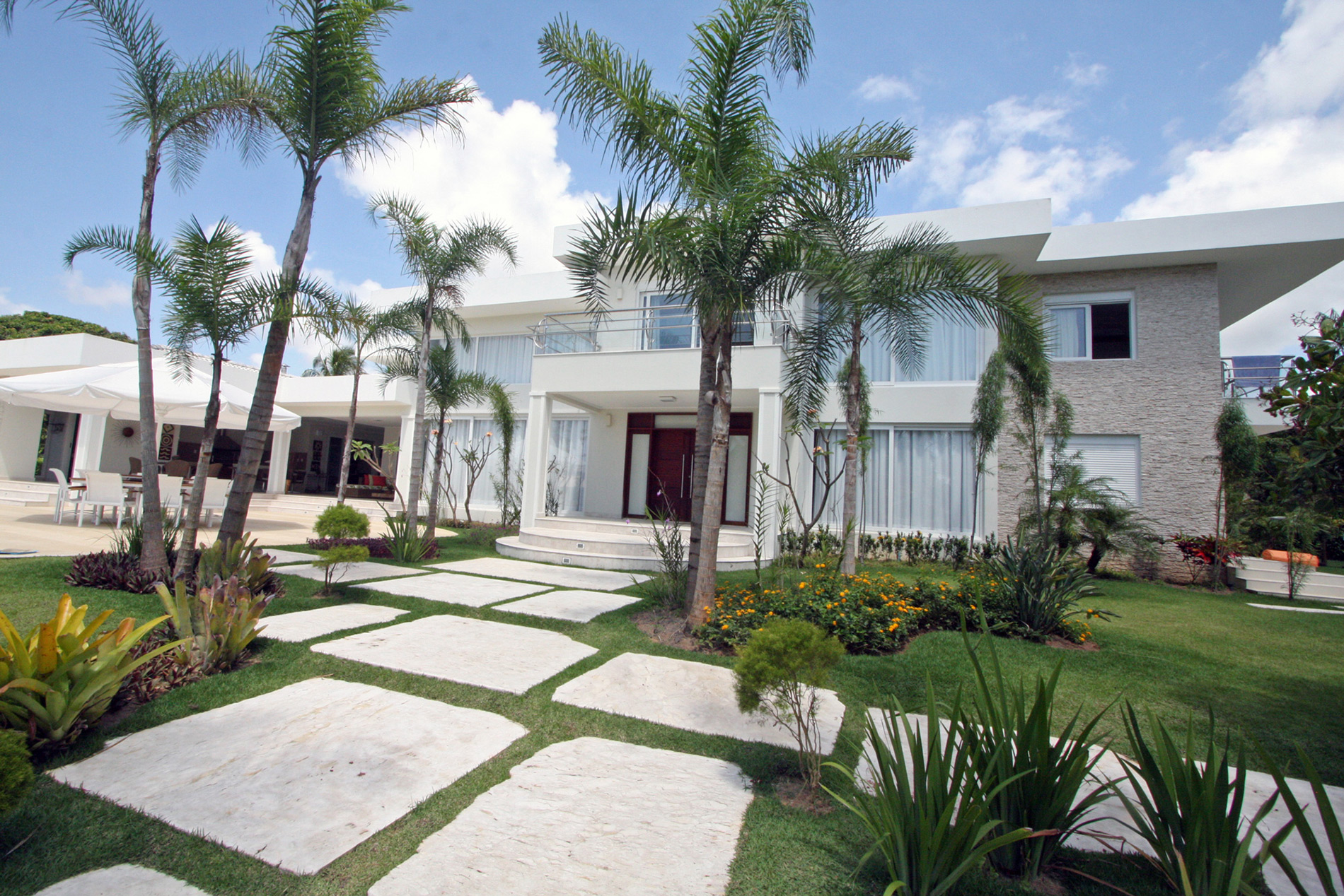Modern and spectacular mansion for sale in Encontro das Águas