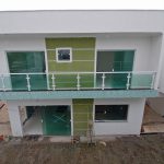 Bela casa duplex a venda em Pitangueiras
