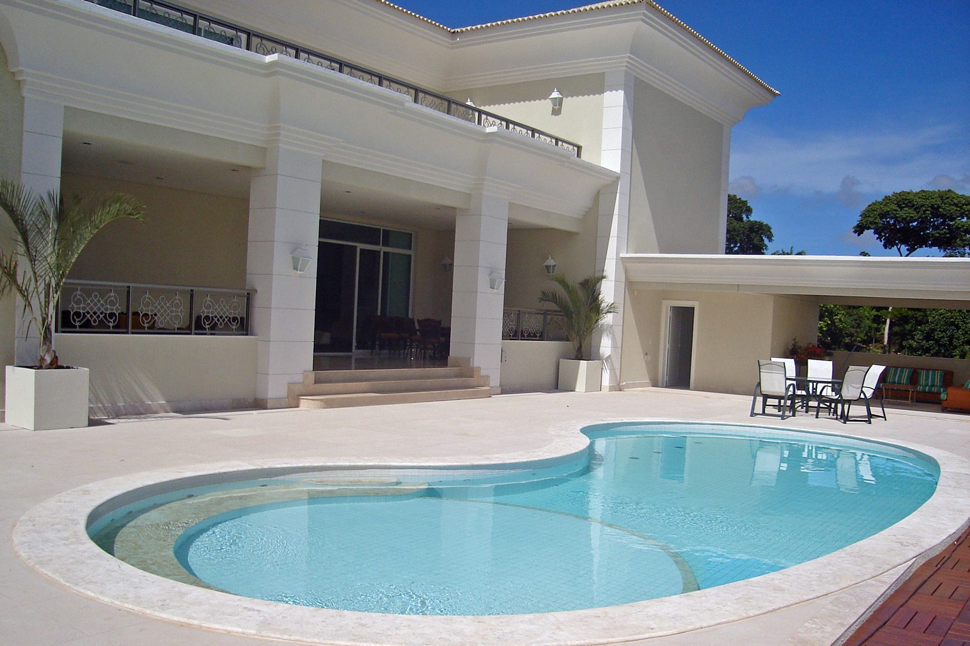 Luxury villa for sale in Encontro das Água