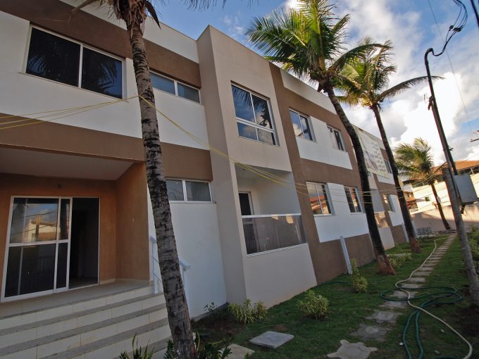 Apartamentos à venda perto da praia em Ipitanga