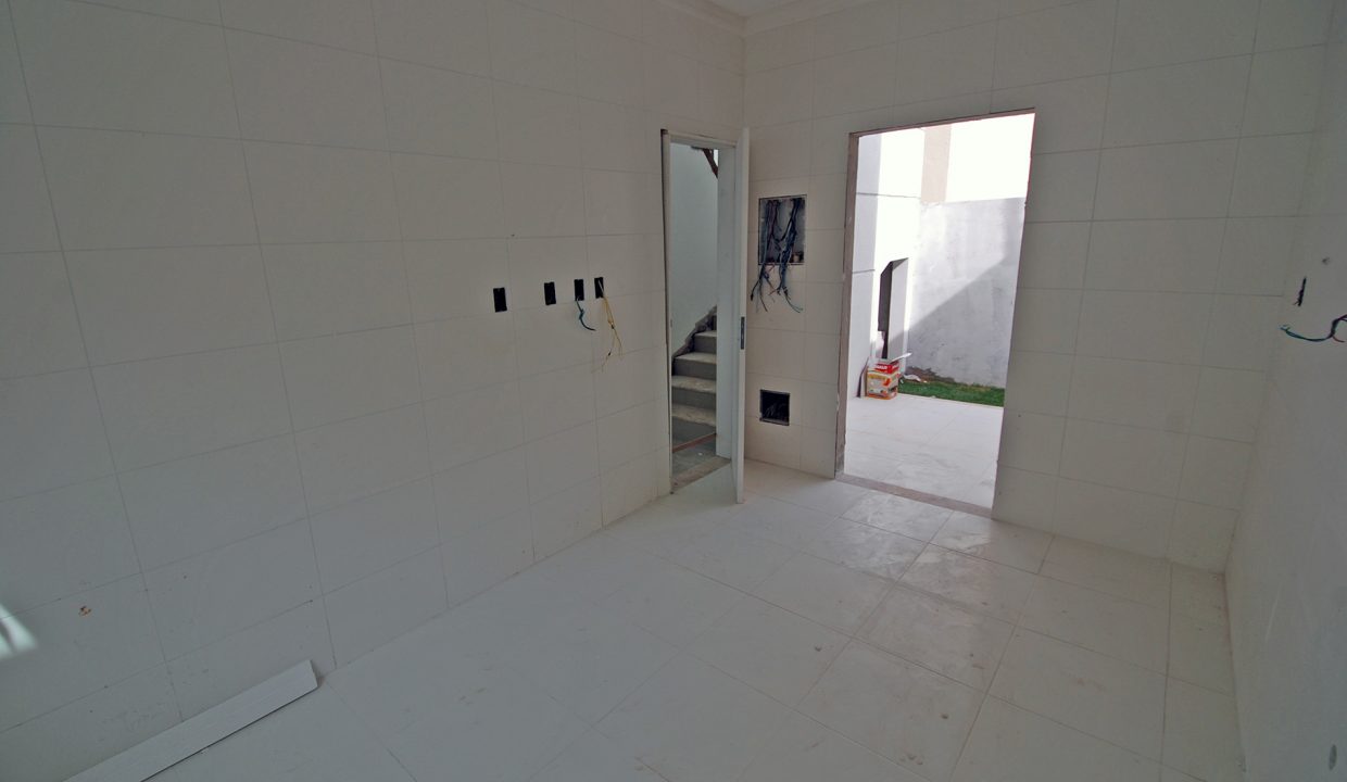 Casas de 4 suites à venda em Buraquinho-13