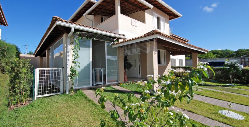 Casa moderna à venda em Catu de Abrantes - Camaçari