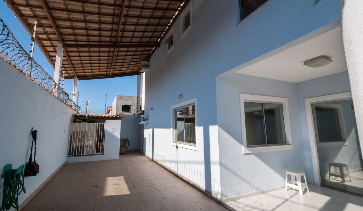 Casa com piscina a venda em Ipitanga-2