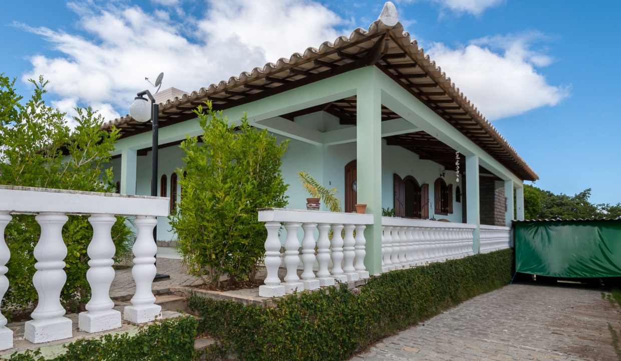 Casa térrea com piscina a venda em Lauro de Freitas (2)