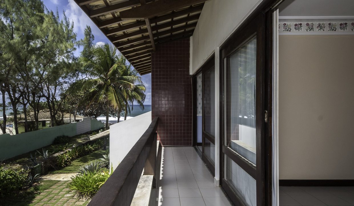 Casa em frente a praia a venda no condomínio Interlagos