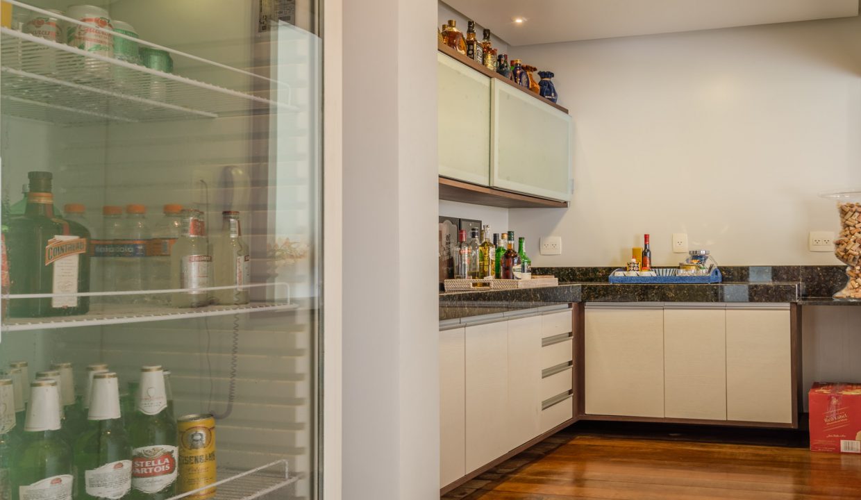 Casa térrea com ótimo espaço gourmet para aluguel Encontro das Águas (29)