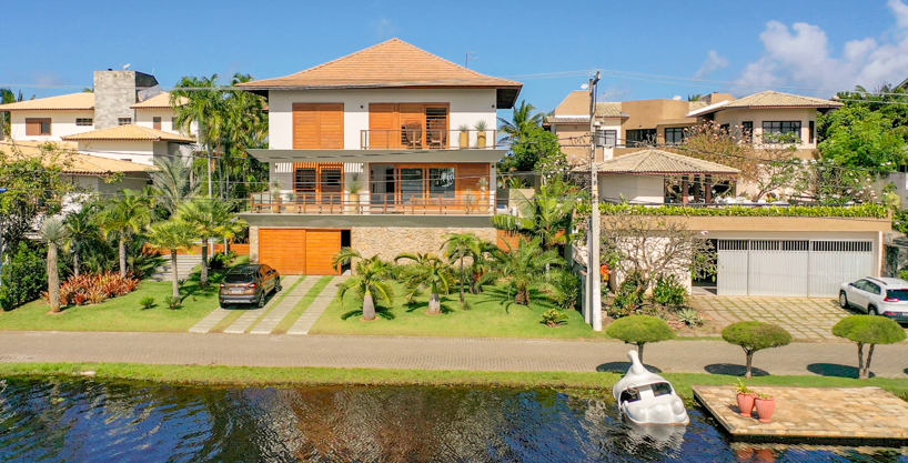 Luxury beach front house in Interlagos