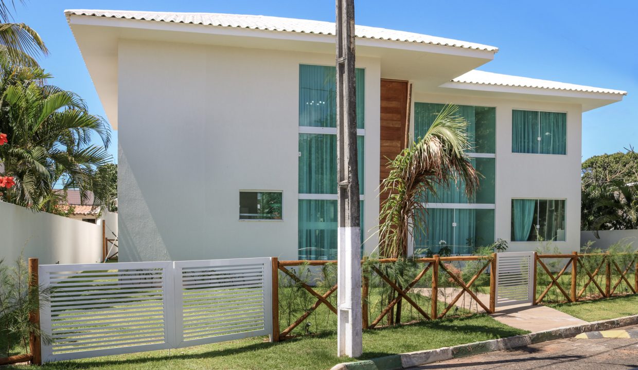Casa localizada à 80 m da praia a venda em Guarajuba-37