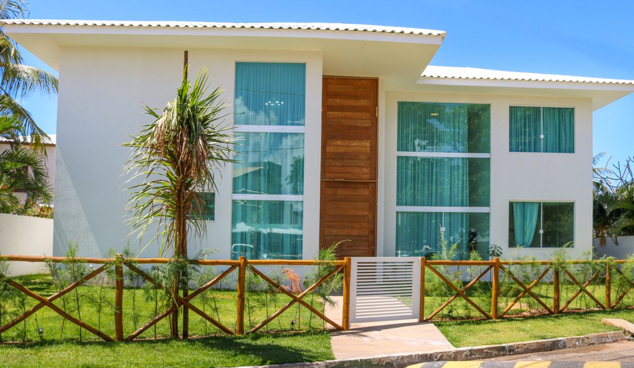 Casa localizada à 80 m da praia a venda em Guarajuba-38