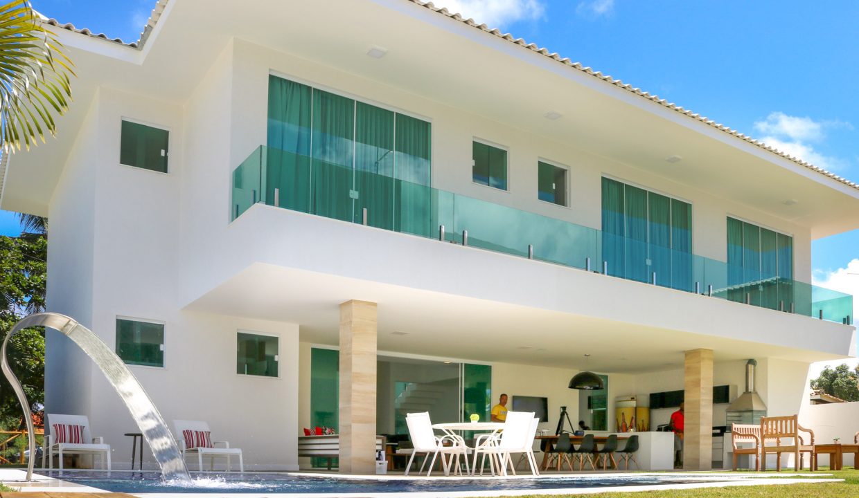 Casa localizada à 80 m da praia a venda em Guarajuba-7