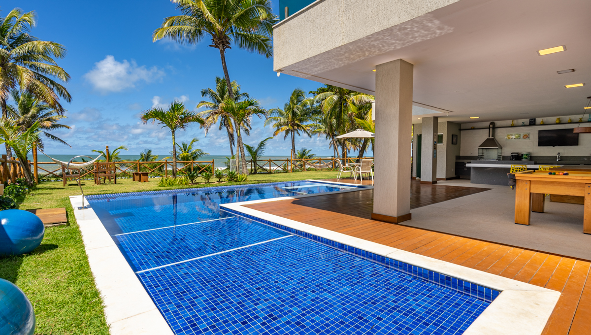 Luxury beachfront home vacation rental in Guarajuba