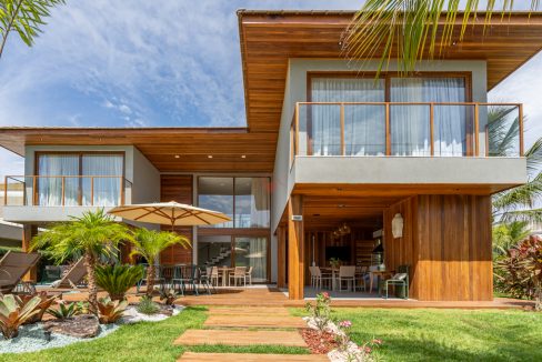 Casa moderna 100 m da praia a venda Guarajuba
