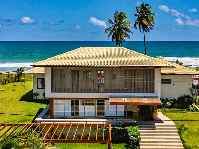 Casa de luxo frente a praia e fundo lagoa Praia dos Lagos