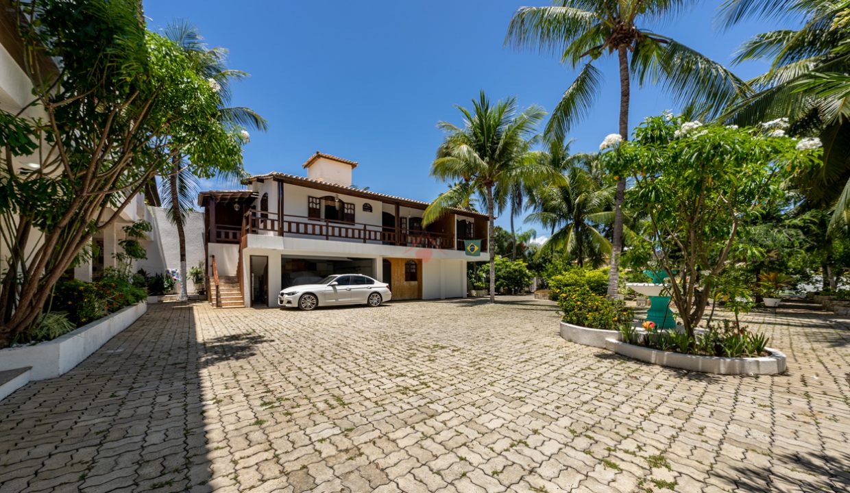 Casa frente mar com anexo e terreno de 2.500 m2 em Interlagos (7)
