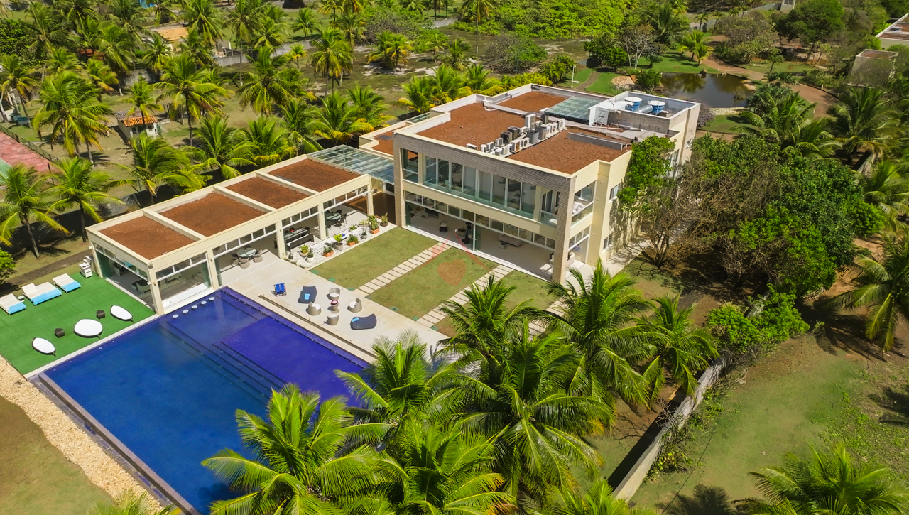 Exceptional and Mega Luxury Oceanfront  Mansion in Busca Vida