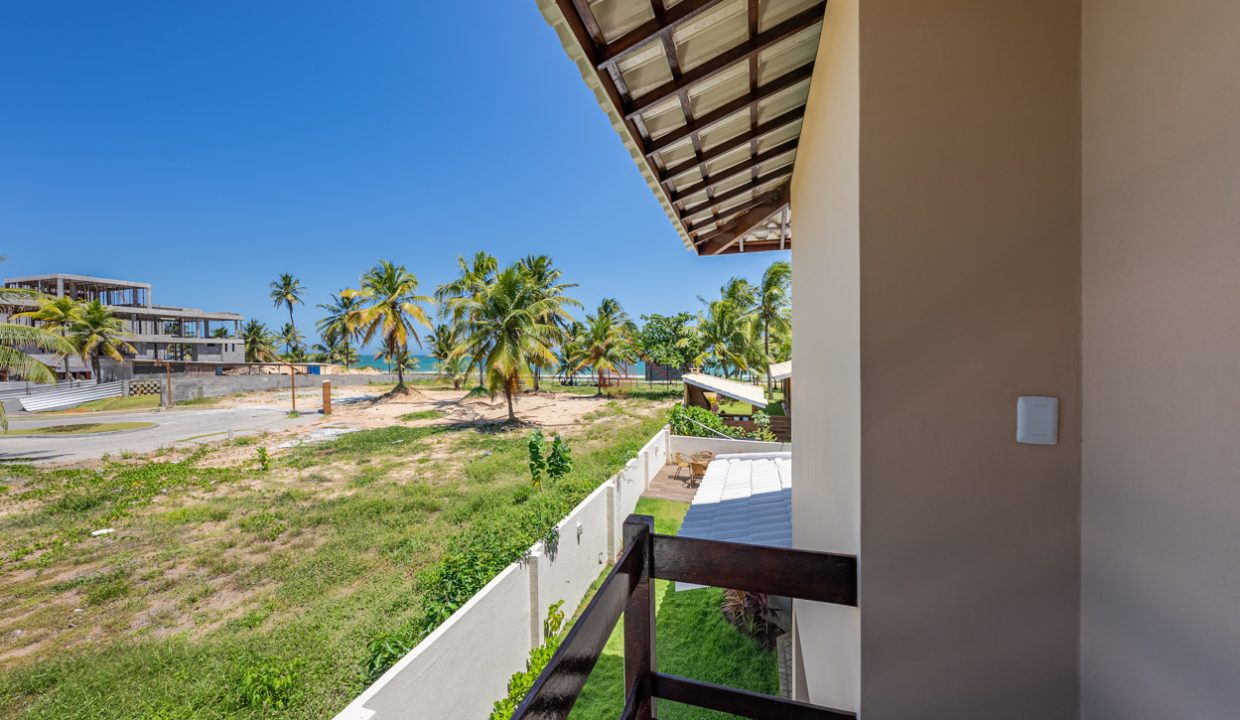 Casa com piscina a 50 m da praia de Guarajuba-25