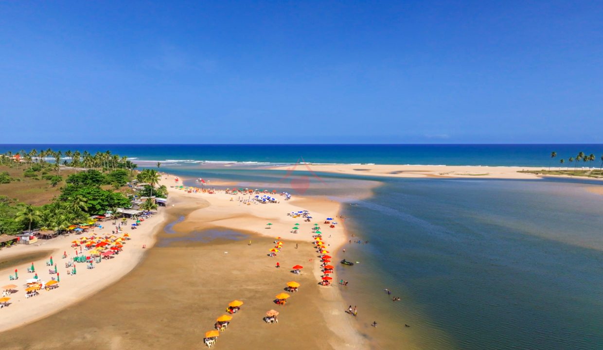 Mansão nova a venda de frente pra praia em Barra do Jacuipe-41